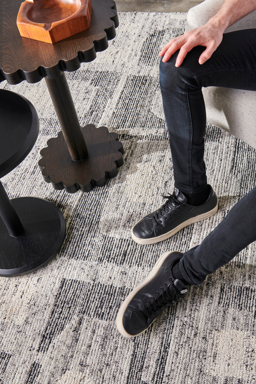 Ivory Black::HeroImage2