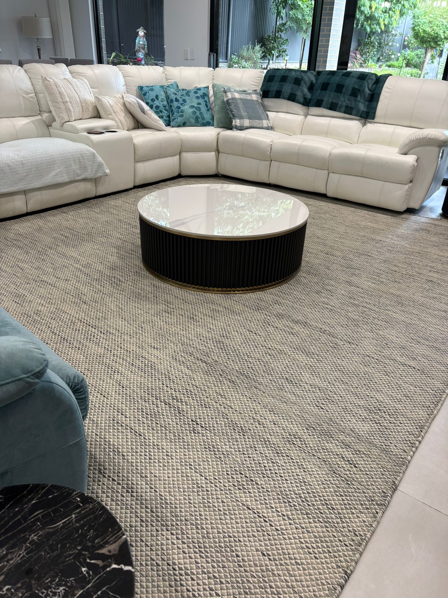 Lichi Dark Grey