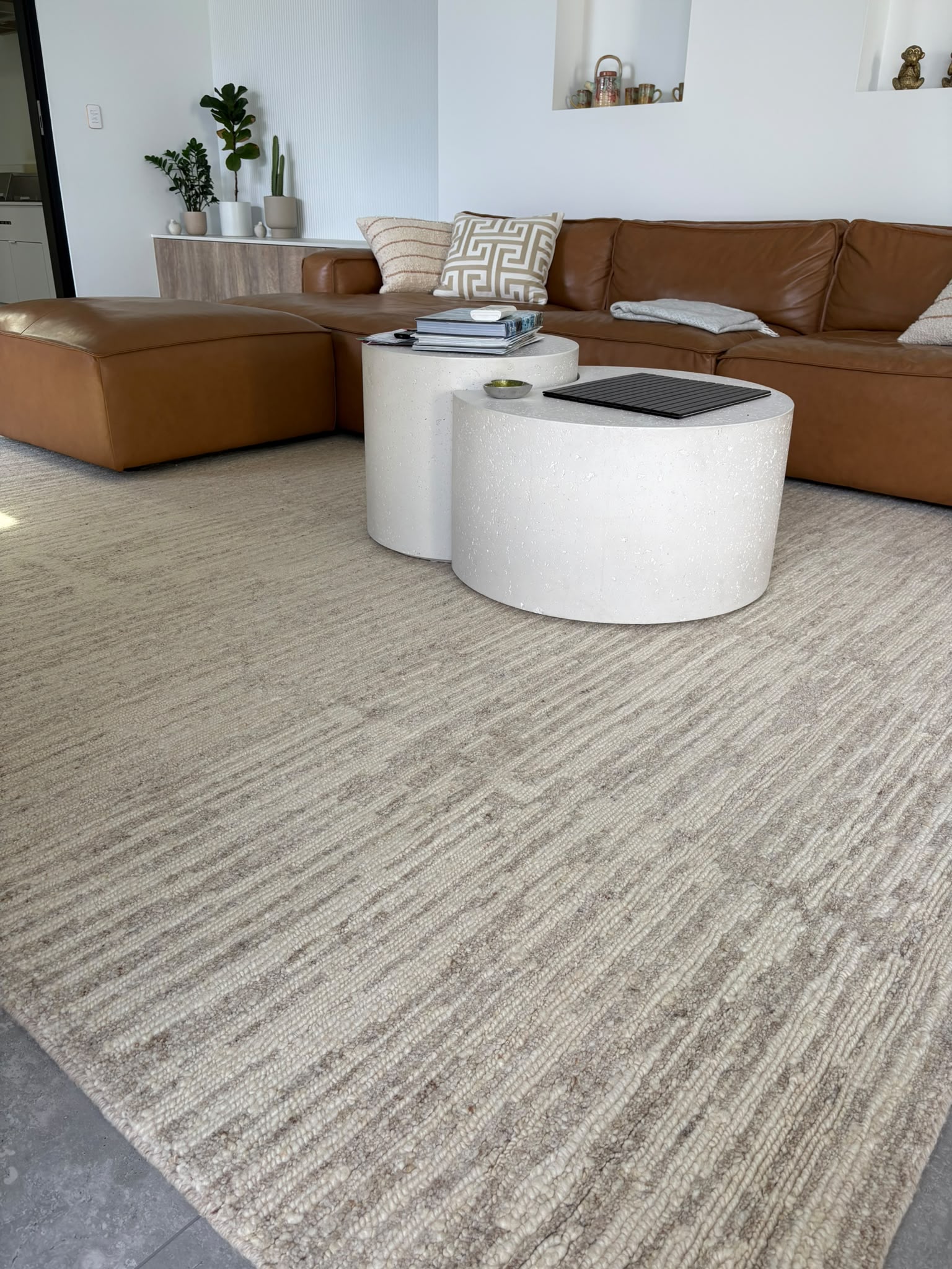 Mia Beige